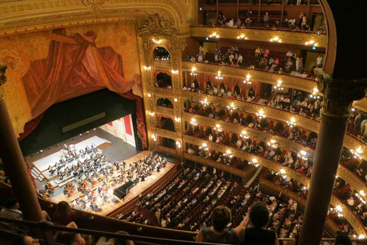 Descubra a Influência Europeia na Arquitetura do Teatro Amazonas