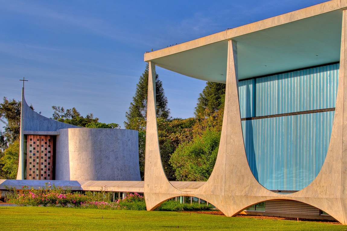 O Projeto Arquitetônico do Palácio da Alvorada: Símbolo do Modernismo Brasileiro