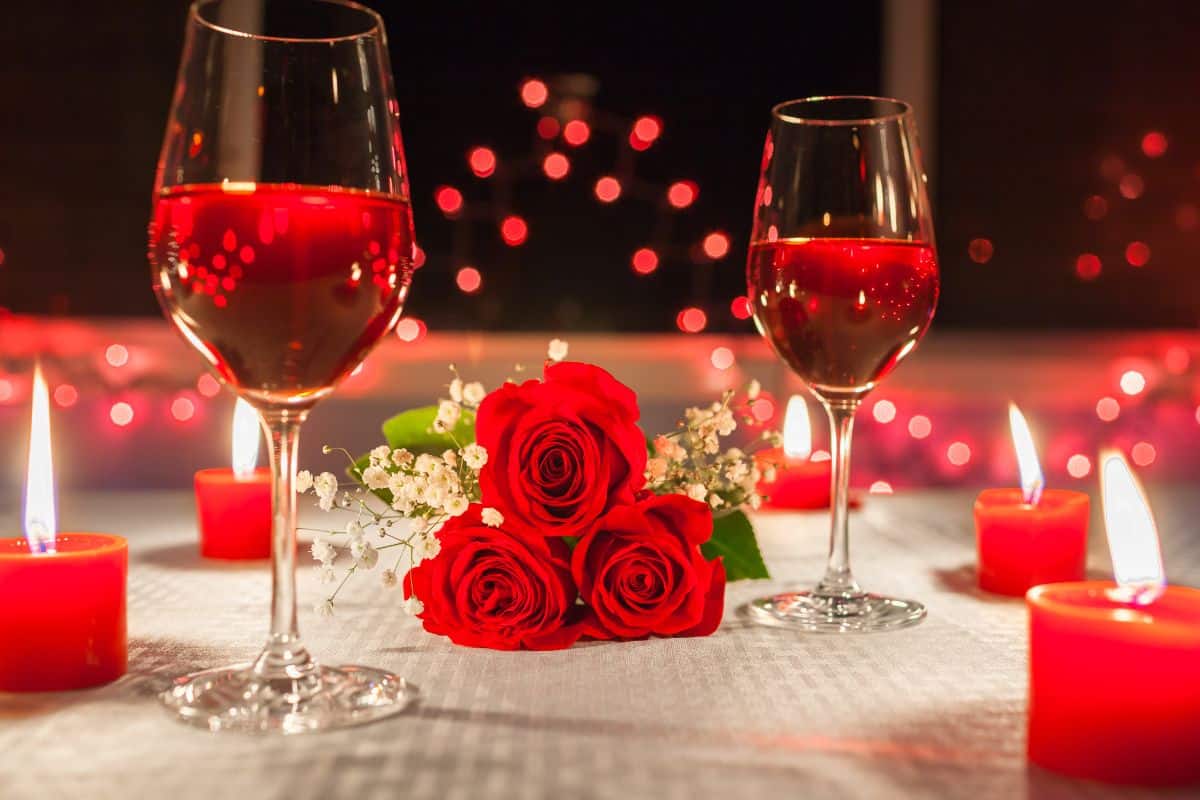 Criando um Ambiente Romântico: Decoração para Jantares a Dois em Casa 5 Criando um Ambiente Romântico: Decoração para Jantares a Dois em Casa