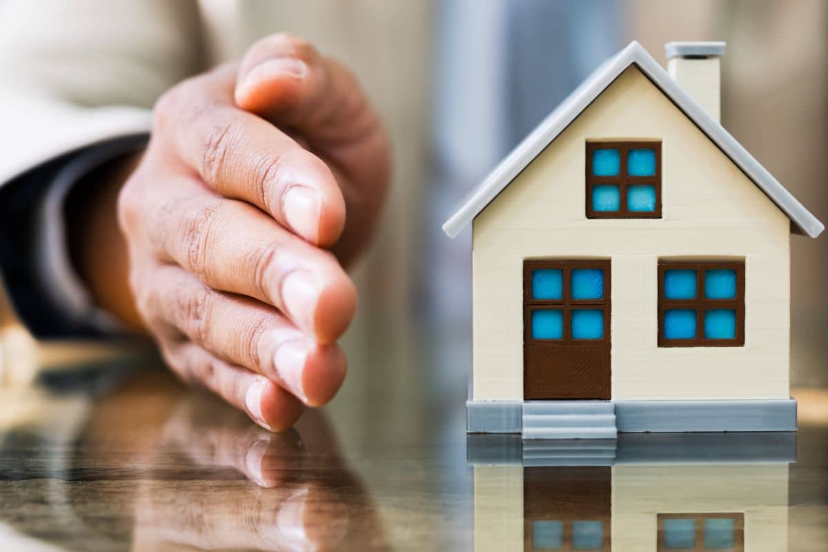 Por Que Não Construímos Como os Americanos? As Diferenças de Métodos Construtivos entre as Casas Americanas e as Brasileiras 2 Por Que Não Construímos Como os Americanos? As Diferenças de Métodos Construtivos entre as Casas Americanas e as brasileiras: