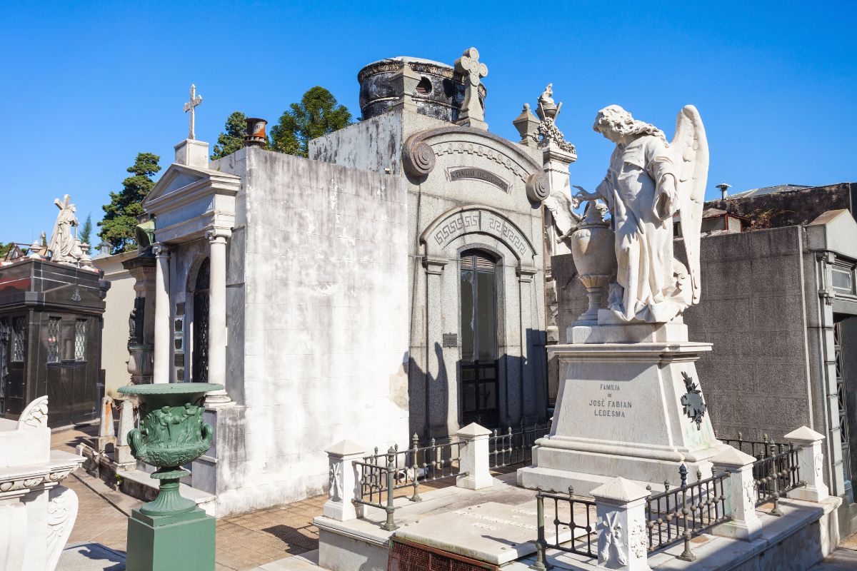 A Impagável Arquitetura Do Cemitério da Recoleta em Buenos Aires!