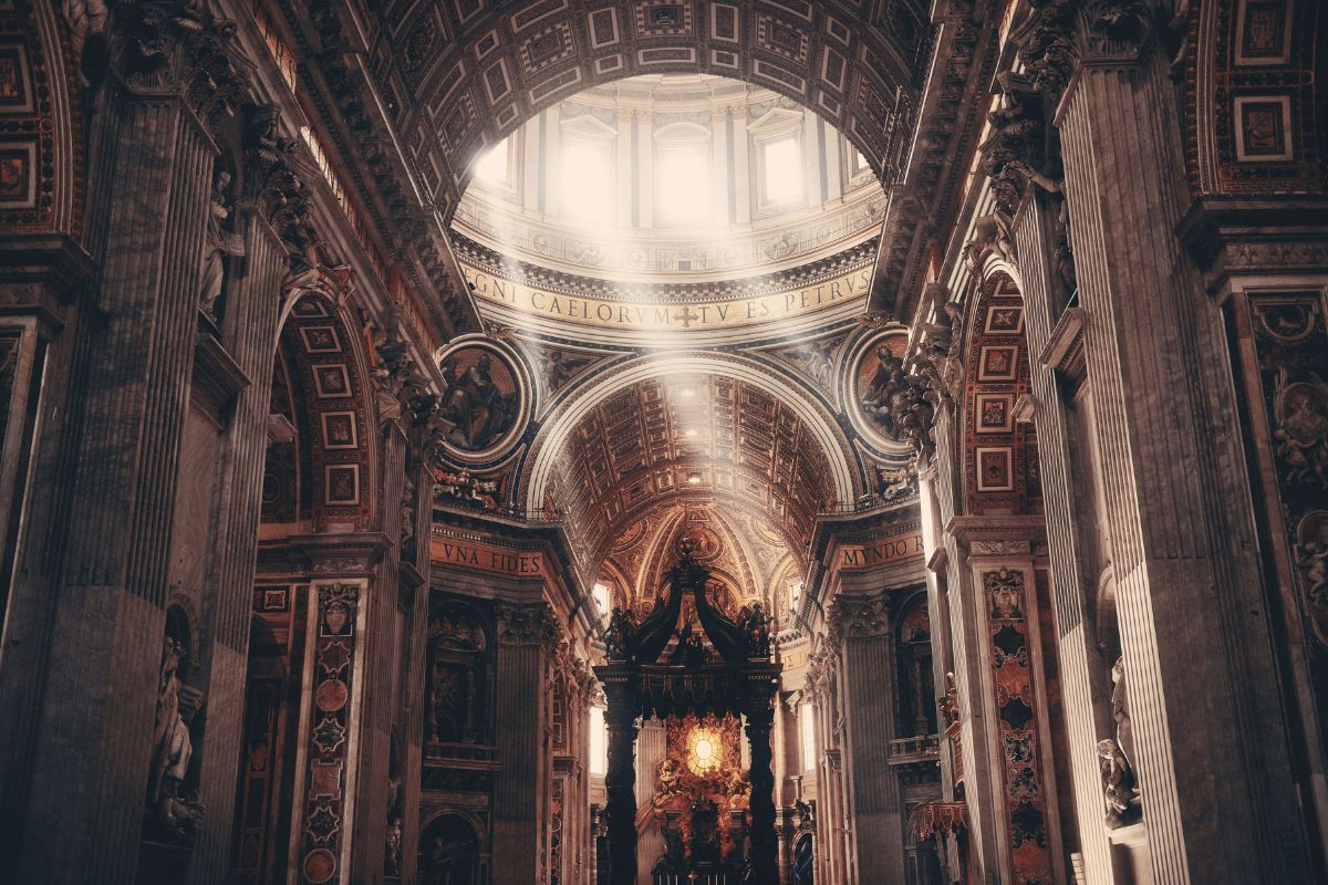 De Aparecida a Roma: A Arquitetura da Basílica de Aparecida e a Basílica de São Pedro!