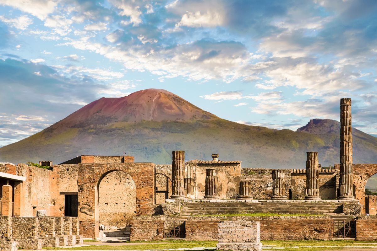 Pompeia: A Cidade Petrificada pelo Vesúvio e Seus Segredos Revelados! 1 Pompeia: A Cidade Petrificada pelo Vesúvio e Seus Segredos Revelados!