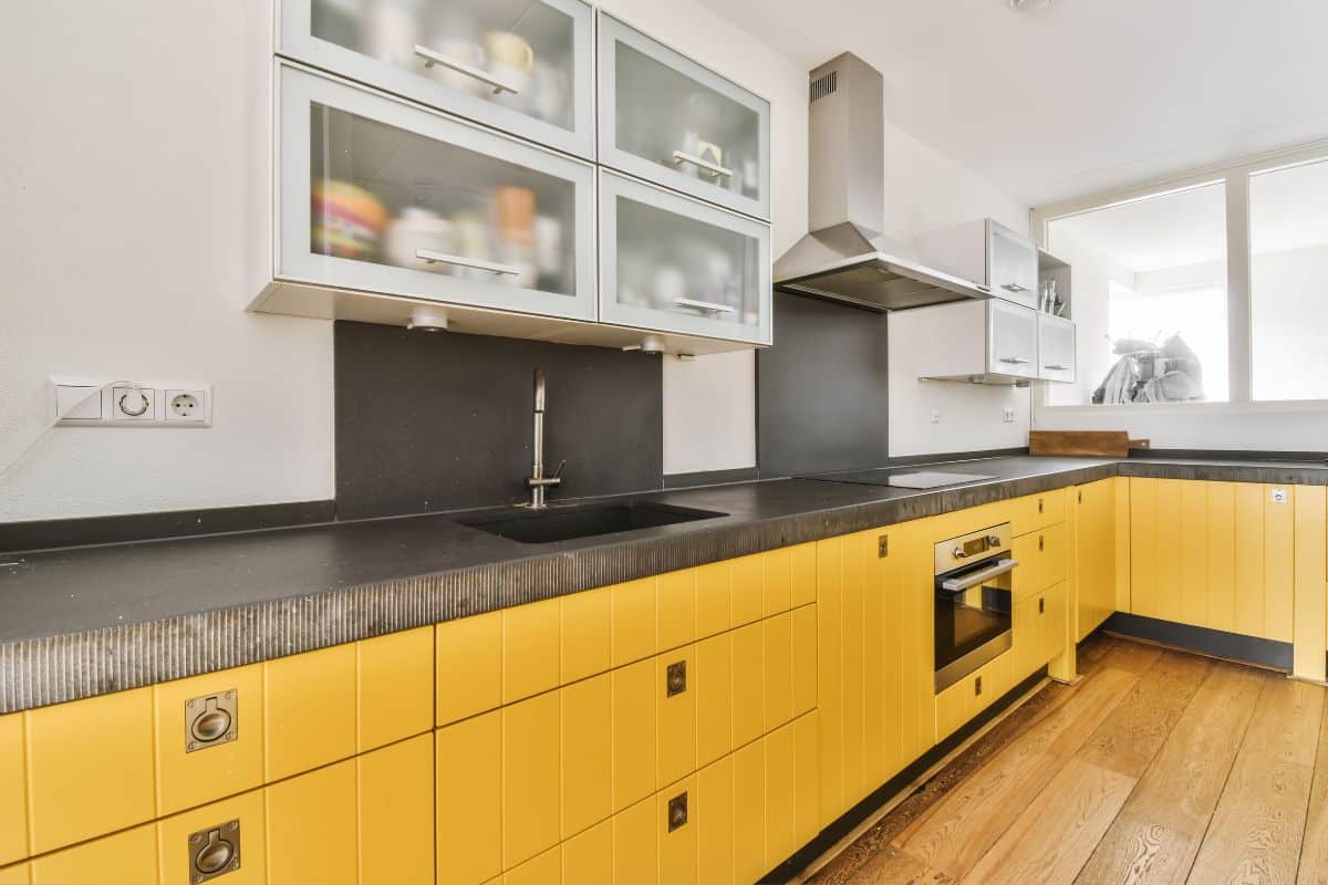 Armário de Cozinha Amarelo: Como Integrar com Estilo e Funcionalidade! 2 Armário de Cozinha Amarelo: Como Integrar com Estilo e Funcionalidade!