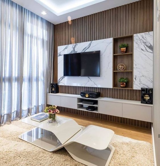 Inspire-se com mais de 40 Ideias de Decoração para Sala de TV 3 4. Entre as principais tendências utilizadas nesse ambiente, podemos começar citando o painel ripado, que inclusive pode funcionar como revestimento para uma parede inteira.