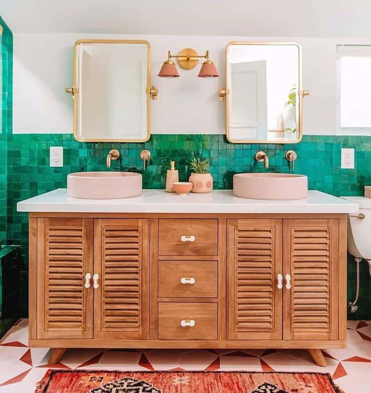 Banheiro retrô: Explore 40 ideias e crie um espaço cheio de charme e nostalgia. Veja como fazer! 18 Delicadeza nos detalhes faz com que a decoração seja um charme e ganhe destaque em casa.