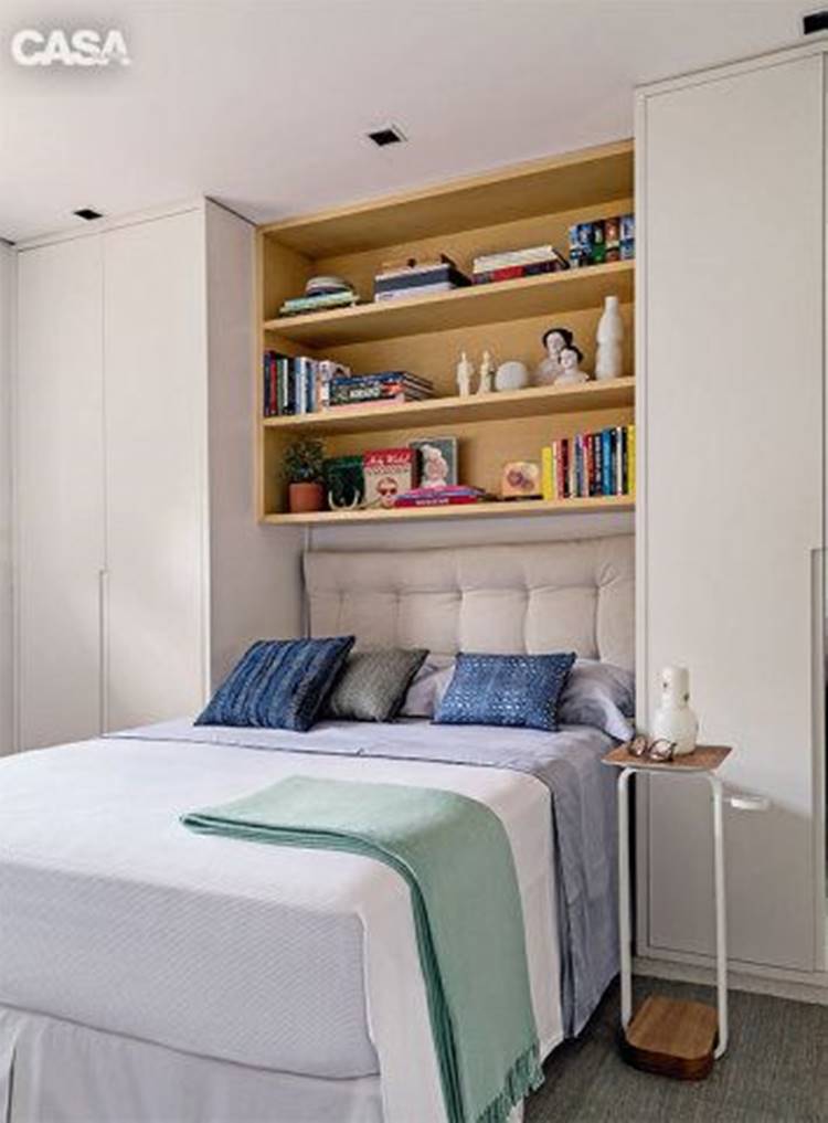 15 Modelos de Guarda-Roupa Planejado para Quartos Pequenos que Inspiram 11 Guarda-roupa planejado dividido em dois com nichos e prateleiras.