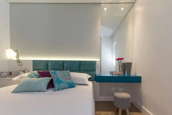 7 Ideias para Decorar um Quarto Simples 7 Almofadas coloridas para decoração de quarto de casal simples