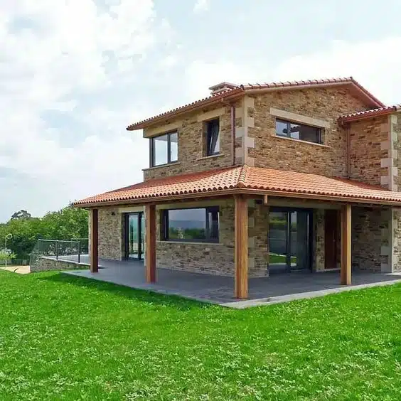 10 Ideias de Casas com Alpendre para se Inspirar e Construir a Sua 20 Uso do alpendre em casas com andar, adaptando a ideia a diferentes modelos de casas.