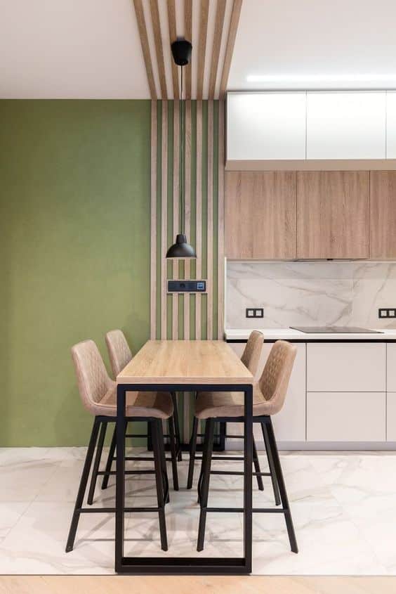 12 Ideias para Cozinha com Copa Integrada que Você Vai Amar 9 Copa voltada para refeições rápidas com cadeiras de um lado.