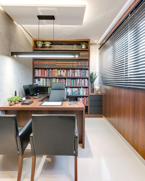 Escritório com Biblioteca: 25 exemplos para e crie um ambiente funcional e inspirador. Veja as sugestões! 14 Isso vale principalmente para áreas como o Direito e Contabilidade, por exemplo, já que a presença de clientes no escritório para reuniões é constante.