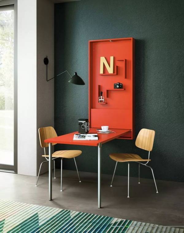 12 Tipos de Mesa Dobrável para Espaços Pequenos e Funcionais 11 Aposte em mesas dobráveis coloridas, irão se tornar um item de decoração.