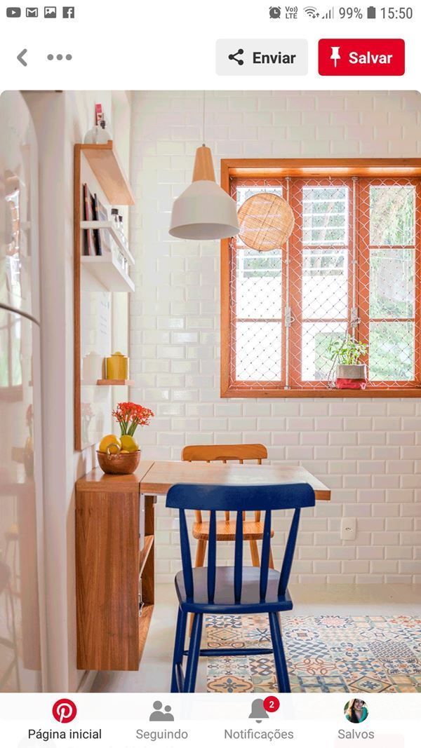 12 Tipos de Mesa Dobrável para Espaços Pequenos e Funcionais 4 Que tal esse armário com mesa dobrável?