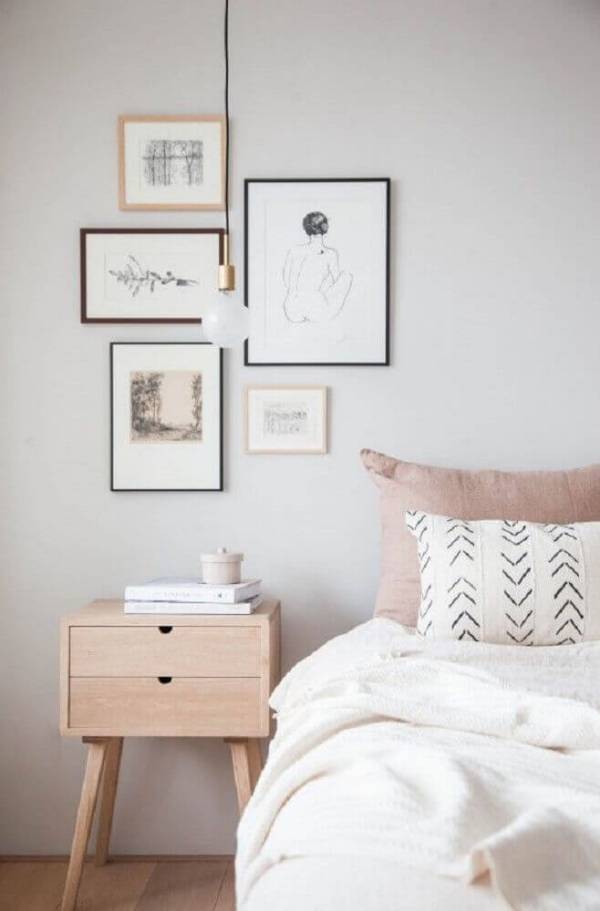 Modelos de Pendente para Quarto: dicas e mais de 50 ideias. 16 Um ponto de luz mais simples deixa o ambiente neutro sem perder a elegância.