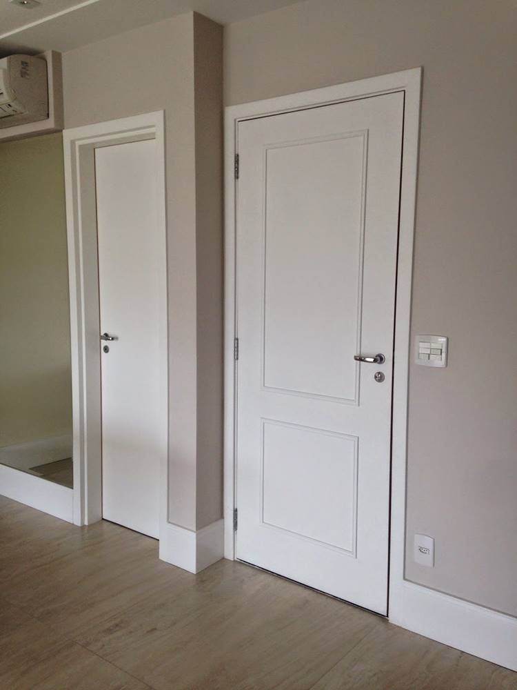 13 Modelos de Porta para Quarto que Você Vai Amar 11 Porta branca simples para quartos.