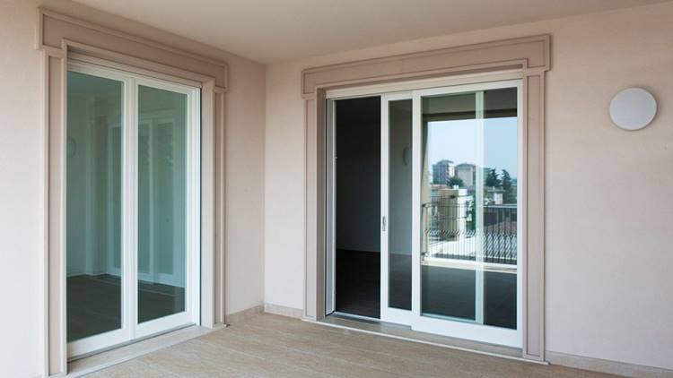 13 Modelos de Porta para Quarto que Você Vai Amar 3 Porta de alumínio para quarto, conhecida por sua resistência.