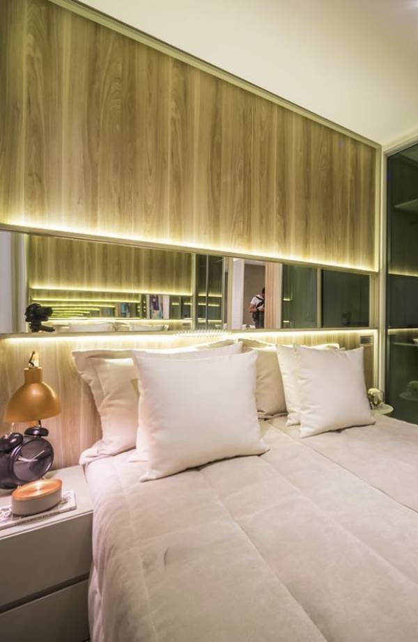 5 Ideias para Quarto de Casal Planejado 12 Iluminação embutida garante luz suave.