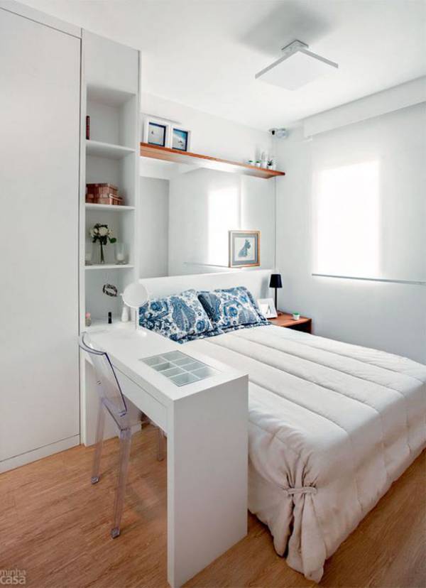 5 Ideias para Quarto de Casal Planejado 7 Não tem espaço para uma penteadeira? Use uma mesinha embutida!