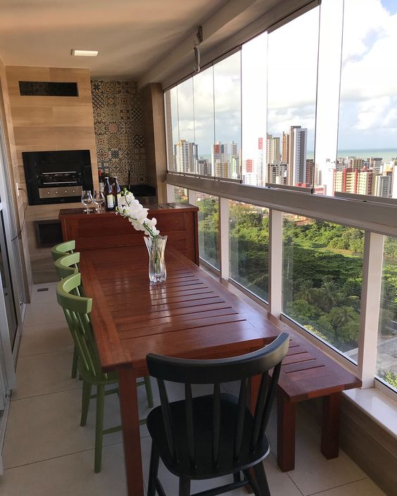 Integração visual com um aspecto moderno e estiloso, ideal para quem deseja um espaço elegante