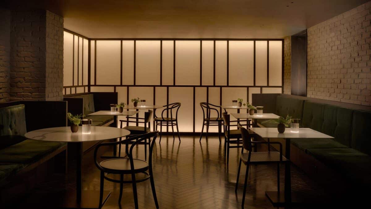 Interiores sofisticados e minimalistas no novo hotel de NYC. 1 Interiores sofisticados e minimalistas no novo hotel de NYC.
