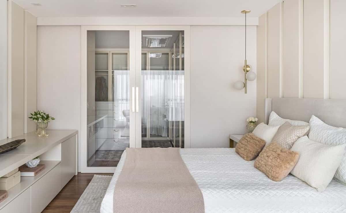A cor bege oferece neutralidade e leveza à decoração