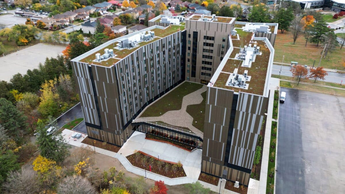 Incrível dormitório sustentável é o maior Passive House do Canadá. 1 Incrível dormitório sustentável é o maior Passive House do Canadá.