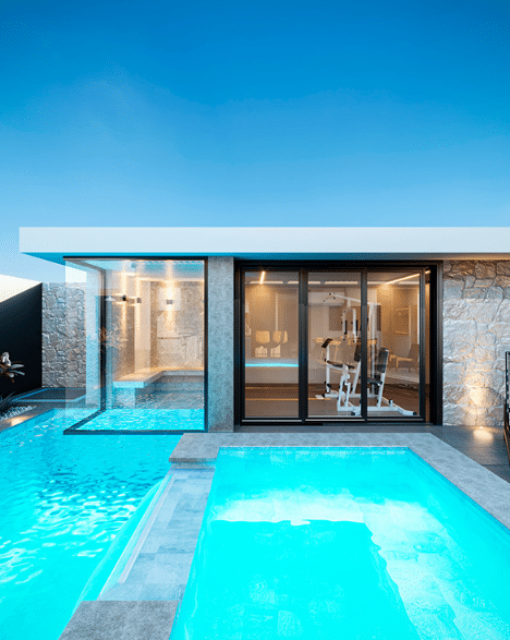 3 Ideias de Revestimento de Parede Externa para Valorizar o Imóvel 3 Pedras naturais resistem a intempéries com estilo – Projeto/Foto: Majó Arquitetura