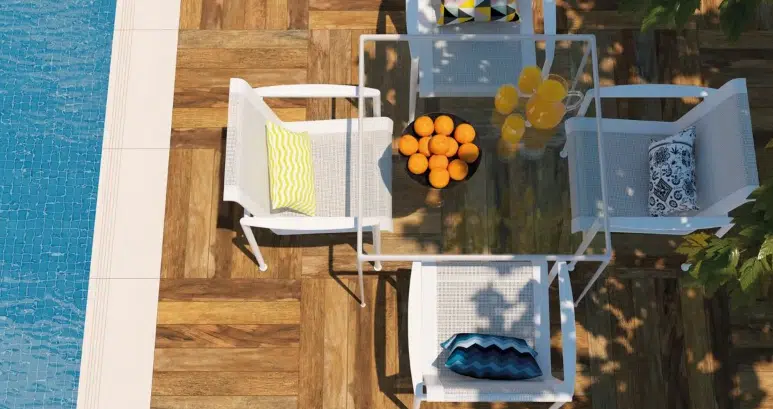 7 Ideias de Cores de Porcelanato para Escolher 6 Porcelanato que imita madeira Native BW DECK HARD com visual aconchegante e rústico.
