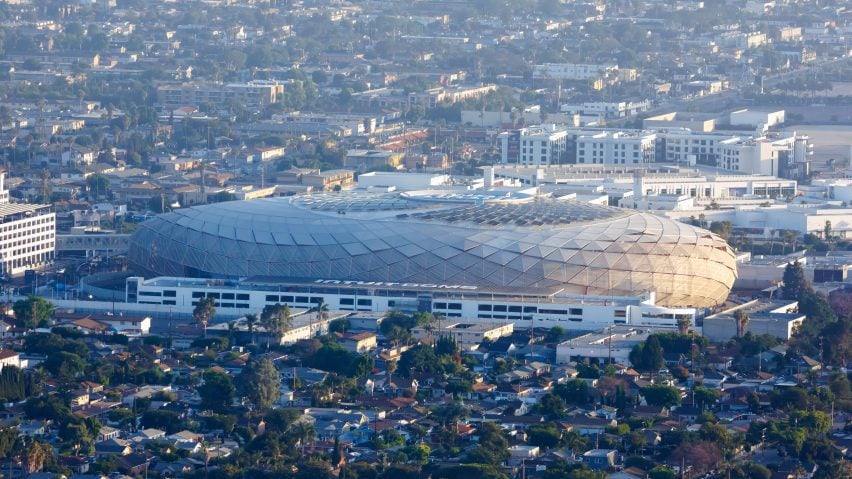 O Intuit Dome, casa do LA Clippers, foi concluído em Los Angeles.