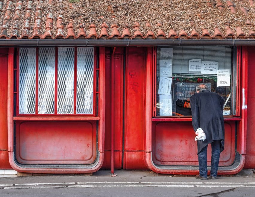 Kiosques modernistas que revelam um mundo fascinante. 3 Kiosk Kami que foi usado como cabina de estacionamento