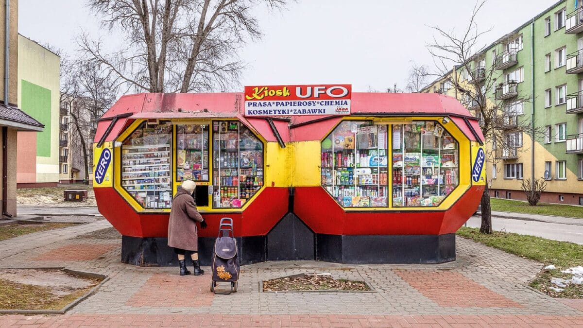 Kiosques modernistas que revelam um mundo fascinante. 1 Kiosques modernistas que revelam um mundo fascinante.