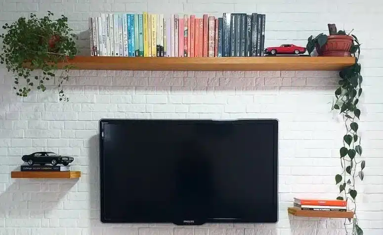 Ideias de decoração com prateleiras suspensas.