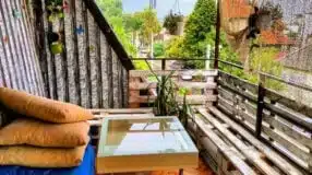 Sacada de Madeira: Ideias Aconchegantes para Decorar Seu Cantinho 4 Andressa Oliveira