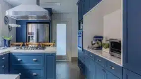 Azul-índigo: como usar essa cor nos ambientes e destacar a decoração 4 Andressa Oliveira
