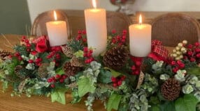 Flor de Natal: Dicas para Cuidar e Arranjar 4 Foto de arranjos de natal com ideias e tutoriais para decoração.