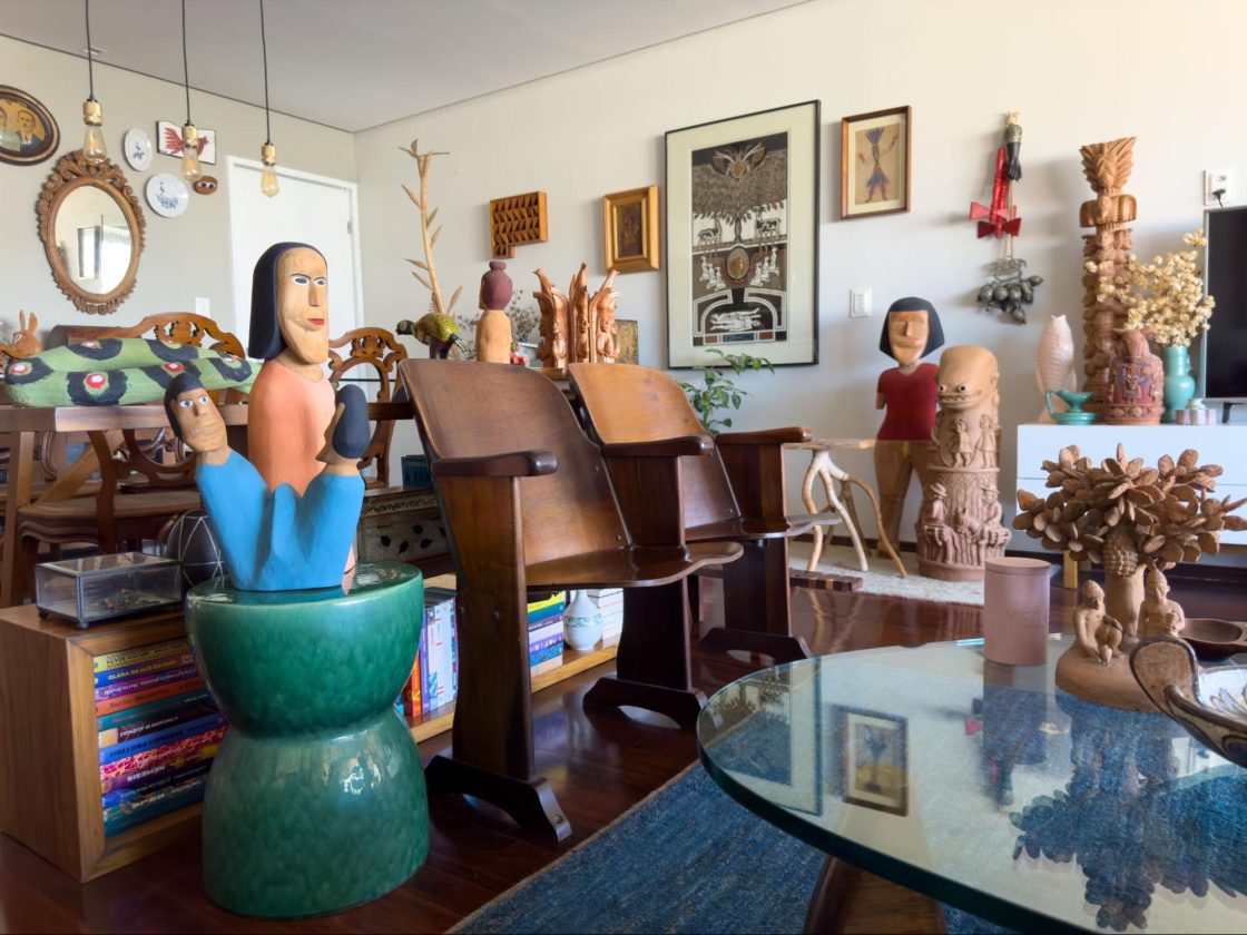A Casa da Arte Popular 9 Abelardo da Hora, Jasson e Véio são alguns dos artistas populares presentes na coleção de Rodrigo e Breno, que ainda conta com muitos outros talento brasileiros (Foto: Lufe Gomes)