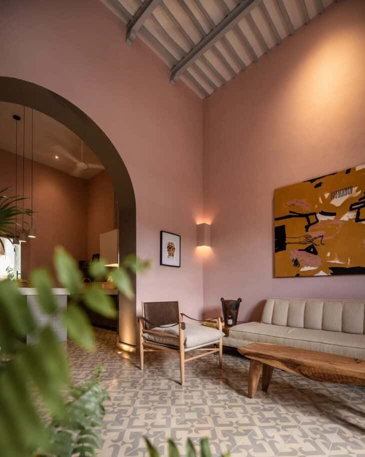 As aparências enganam: casa com visual simples tem interior surpreendente 4 Foto de casa com fachada simples surpreende 1jpeg - 1.