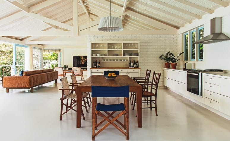 Decorando com Cimento Queimado Branco: Ideias e Dicas 2 Foto do cimento queimado branco na decoração.