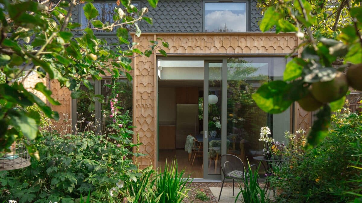 Extensão deslumbrante transforma casa em Londres com inovação. 1 Extensão deslumbrante transforma casa em Londres com inovação.