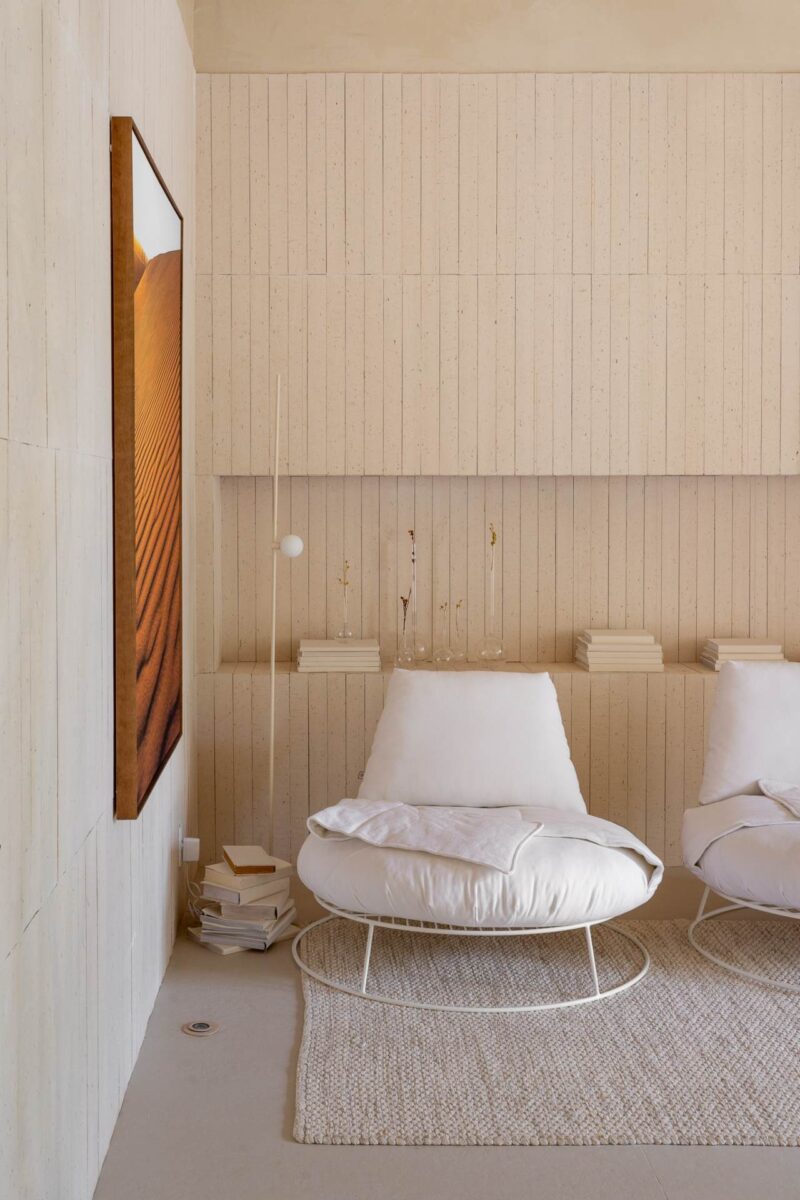Minimalismo: conceito, estilo de vida e estética 10 Cozinha, sala de jantar e sala de TV integradas, em estilo moderno e minimalista (Projeto: OSA - Osvaldo Segundo Arquitetos)
