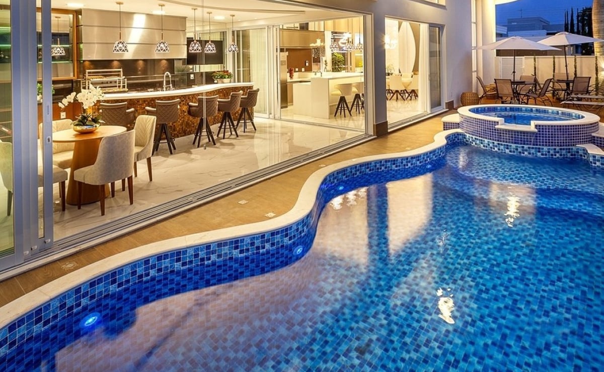Piscina de Vinil: Custo Acessível e Design Versátil para Áreas de Lazer 2 Piscina de vinil: uma opção versátil e prática para sua obra.