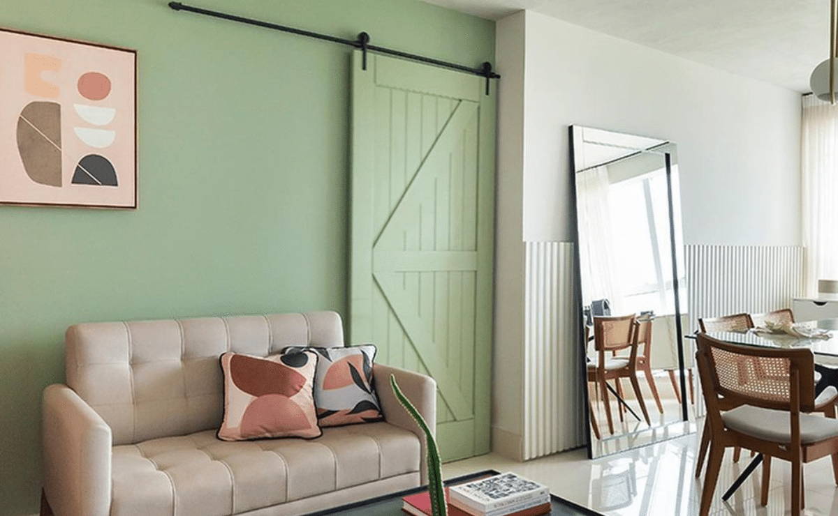 Porta Celeiro: Abre Sua Decoração para o Rústico 2 A porta celeiro é uma opção que tem ganhado muitos adeptos e pode ser instalada em diversos ambientes da casa.