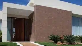 Piso Fulget: 60 Modelos Elegantes e Dicas de Como Escolher 9 Revestimentos para fachadas: como escolher a melhor opção para seu projeto