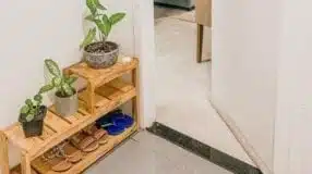 Como Decorar Seu Hall de Entrada com Espelhos: 10 Ideias Incríveis 8 Foto de sapateira pequena