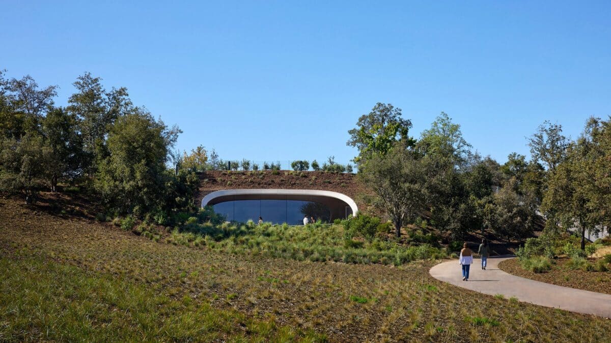 Novo e impressionante Observatório subterrâneo da Apple em California. 1 Novo e impressionante Observatório subterrâneo da Apple em California.