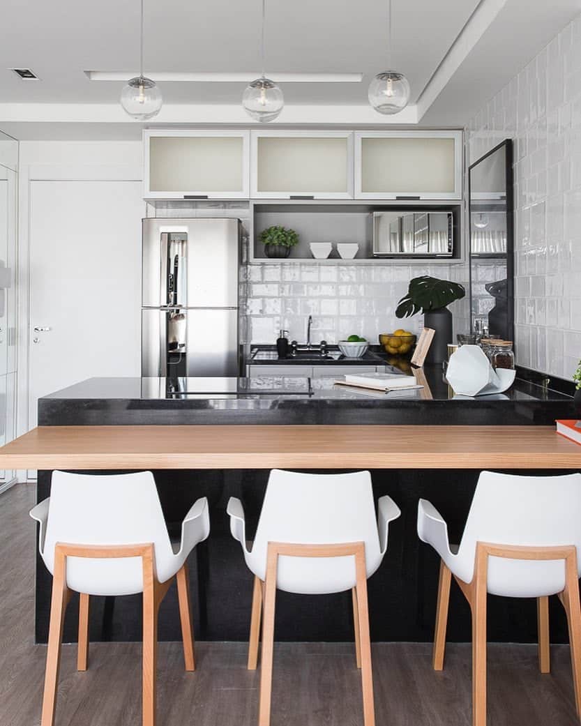 Dicas e Modelos de Bancadas de Cozinha para Ambientes Funcionais 7 Bancada de cozinha branca com aspecto clean.