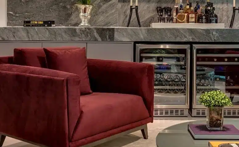 Cor Marsala: Elegância e Requinte na Decoração 10 3 Capa do artigo com a cor marsala destacada e elegante.
