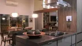 10 formas de usar o granito cinza na sua casa 7 Imagem de granito marrom absoluto na decoração