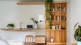 Como organizar sua biblioteca em casa: Descubra 10 inspirações para transformar seu espaço 7 Estante de marcenaria planejada
