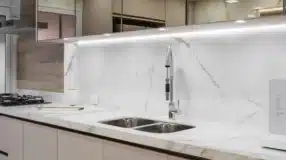 Como Usar Granilite na Decoração: Dicas e Vantagens 9 Uso do mármore Calacata na valorização do espaço.